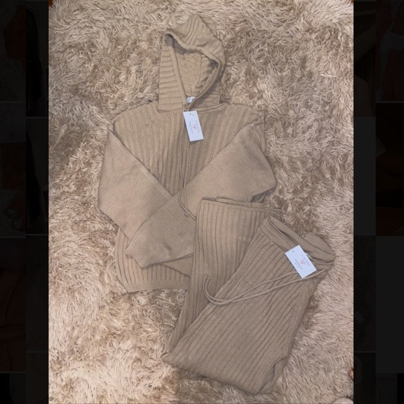 ASOS Tops - NWT Cozy Set🤎
